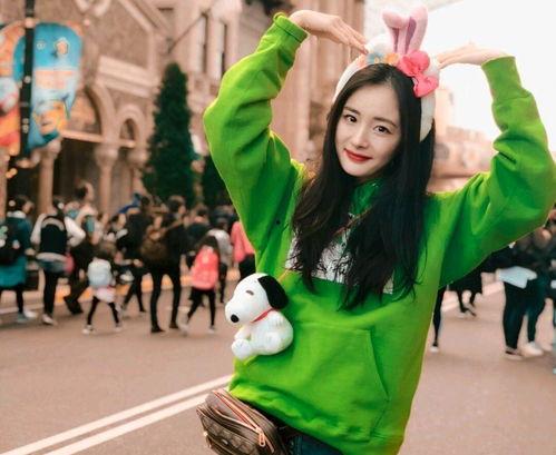 娱乐吃瓜壁纸图片可爱女,可爱女生娱乐吃瓜壁纸,带你领略青春活力  第3张 娱乐吃瓜壁纸图片可爱女,可爱女生娱乐吃瓜壁纸,带你领略青春活力  第3张